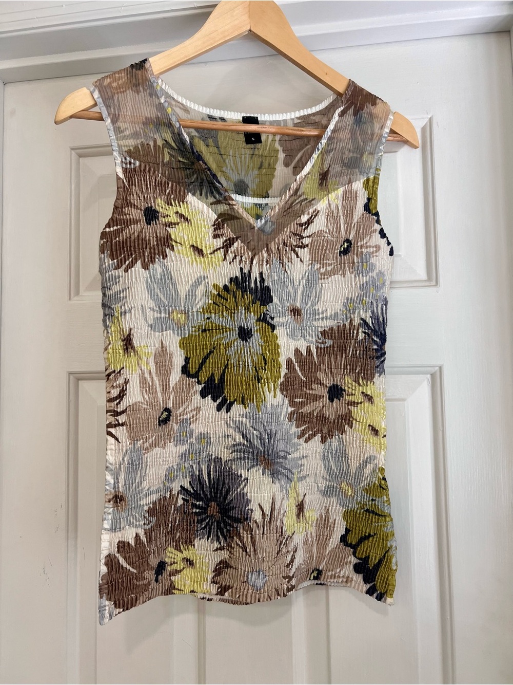 Komarov Floral Crinkle Top Sleeveless V Neck Textured Blouse S